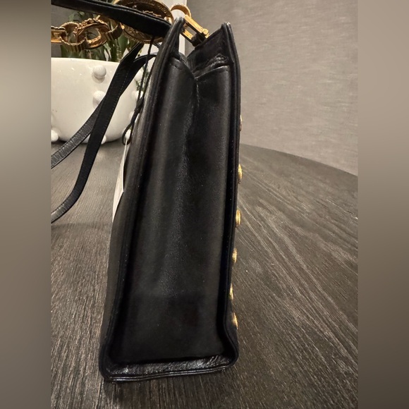 1990s Gianni Versace Couture Medallion Black leather Chain Bag - Picture 10 of 12